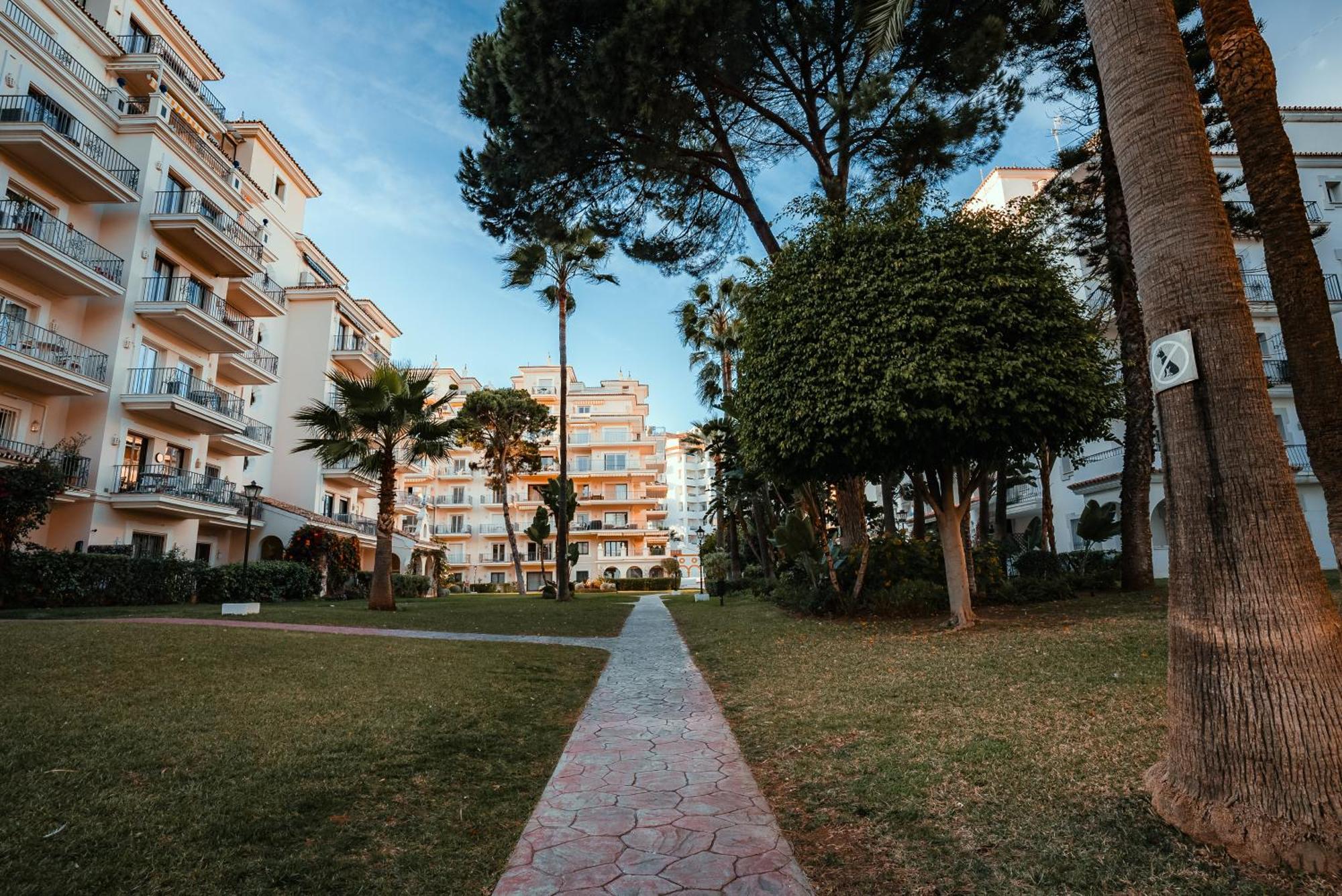 First Sea Line Puerto Banus 2 Bedrooms In A Private Residential Complex * Marbella
